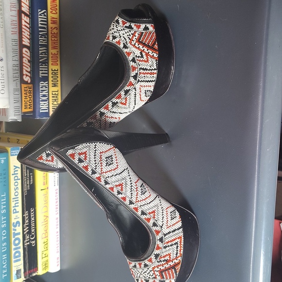 Donald J Pliner glass beaded peep-toe pump - Picture 8 of 8